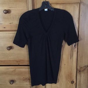 Three Dot V-neck L